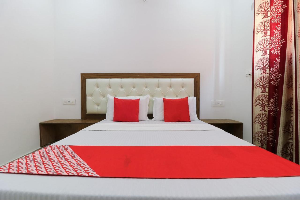 OYO 64004 Hotel Kartar Zirakpur Bagian luar foto