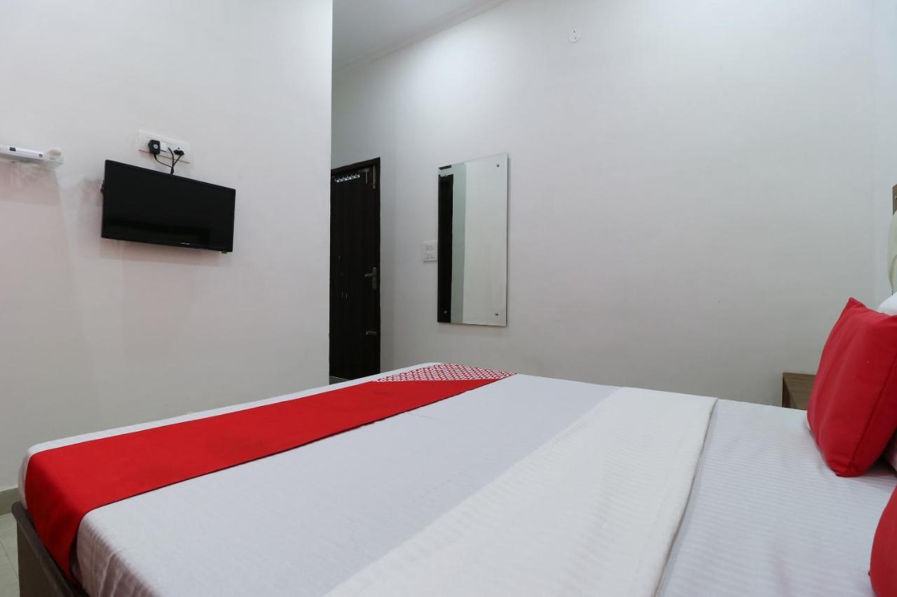 OYO 64004 Hotel Kartar Zirakpur Bagian luar foto