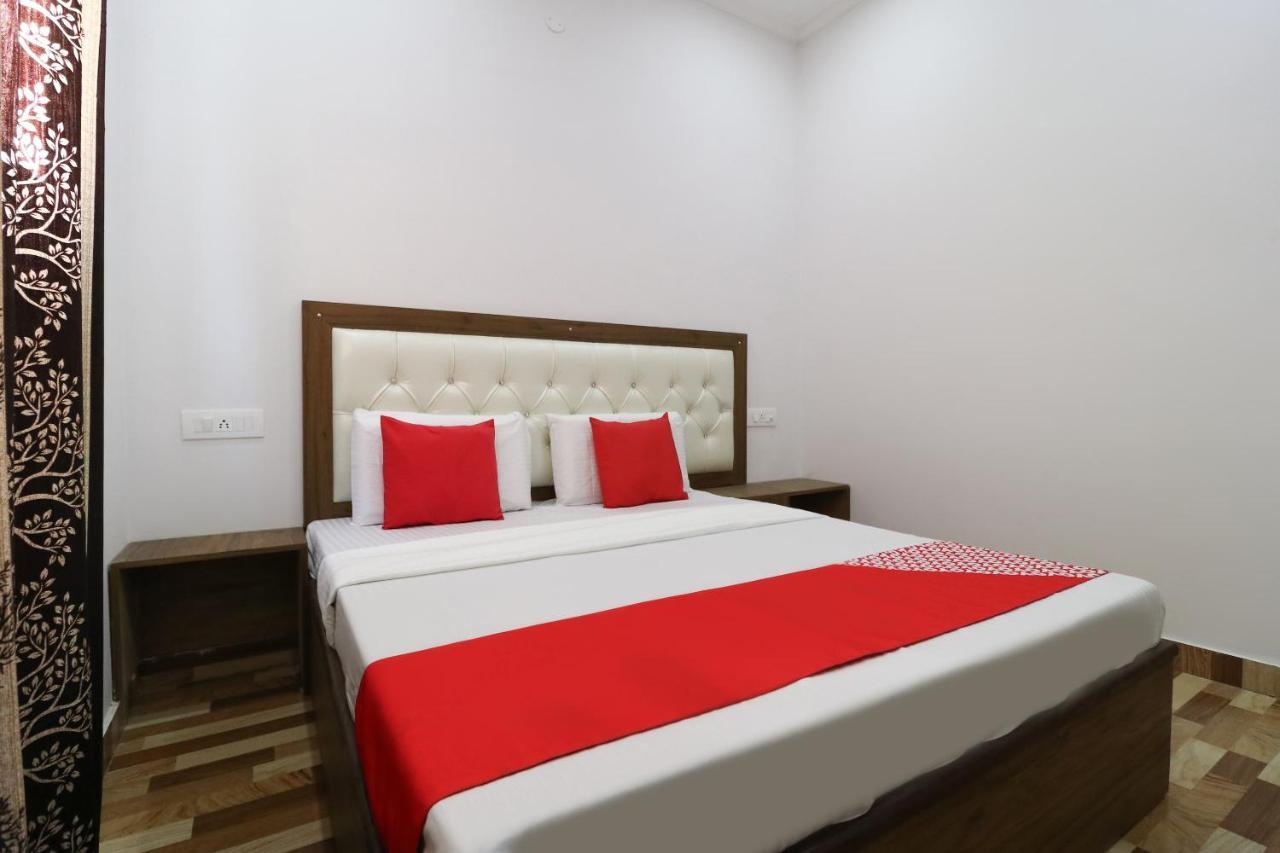 OYO 64004 Hotel Kartar Zirakpur Bagian luar foto