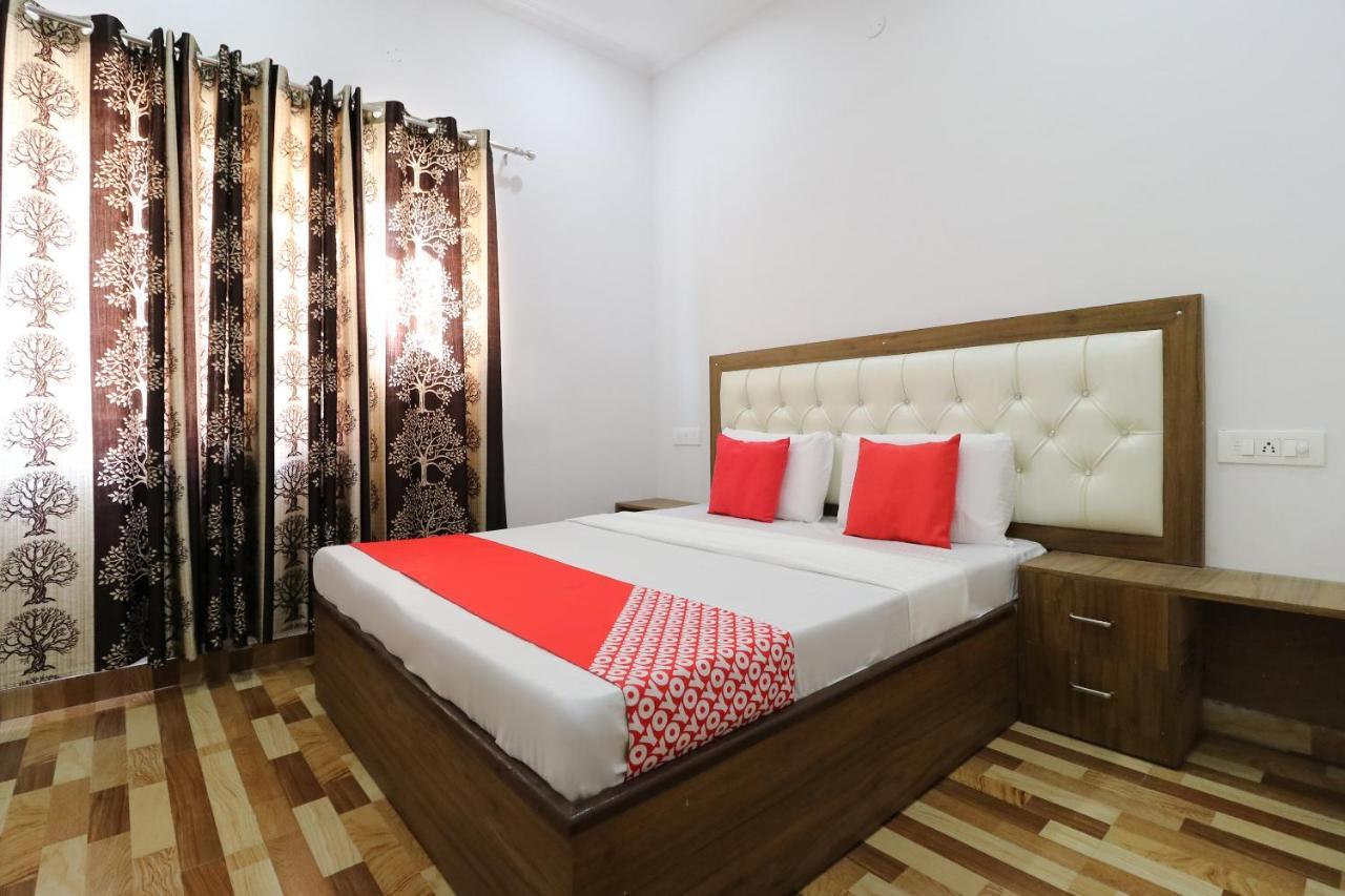 OYO 64004 Hotel Kartar Zirakpur Bagian luar foto