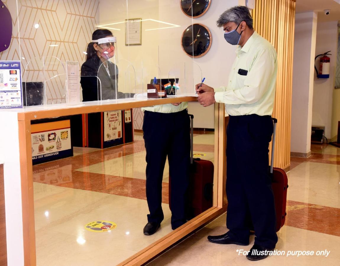 OYO 64004 Hotel Kartar Zirakpur Bagian luar foto